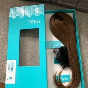 HaloCouture 16” 6R hybrid rooted fall. Never worn.
